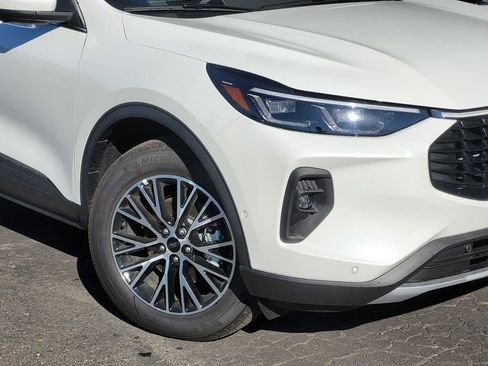 New 2023 Ford Escape SE w/ PHEV Premium Package image 28