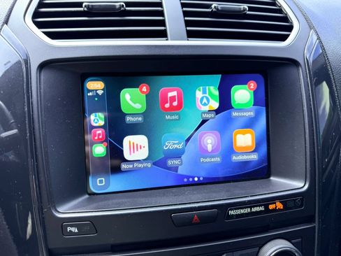 Used 2018 Ford Explorer XLT w/ Equipment Group 202A FWD image 29