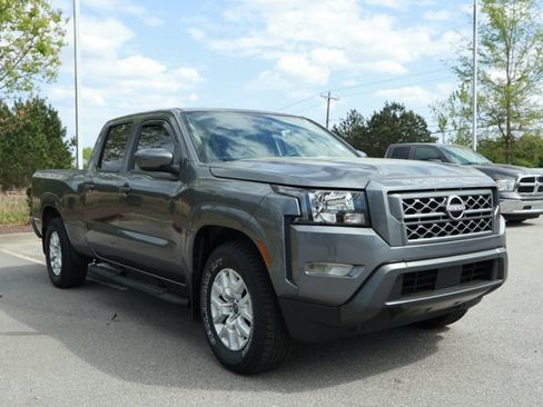 Used 2023 Nissan Frontier SV w/ Technology Package RWD image 3