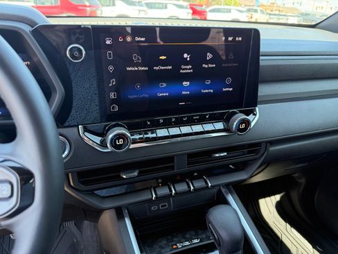 Used 2025 Chevrolet Colorado Trail Boss AWD/4WD image 22