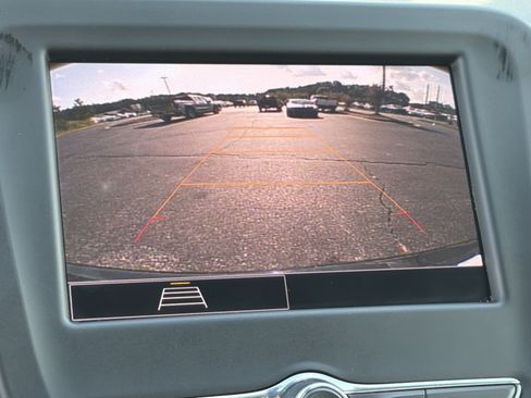 Used 2024 Chevrolet Equinox LT FWD image 30