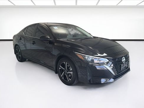 Used 2025 Nissan Sentra SV FWD image 3