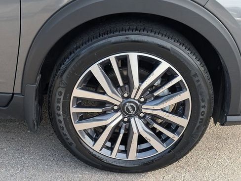 Used 2024 Nissan Kicks SV FWD image 9