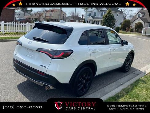 Used 2023 Honda HR-V Sport image 4