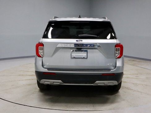 Certified 2022 Ford Explorer XLT w/ Equipment Group 202A image 10