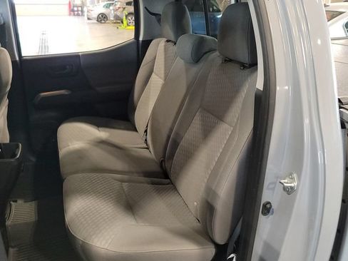 Used 2021 Toyota Tacoma SR5 AWD/4WD image 7