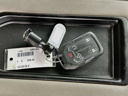Used 2019 GMC Sierra 1500 SLT w/ SLT Premium Plus Package AWD/4WD image 34