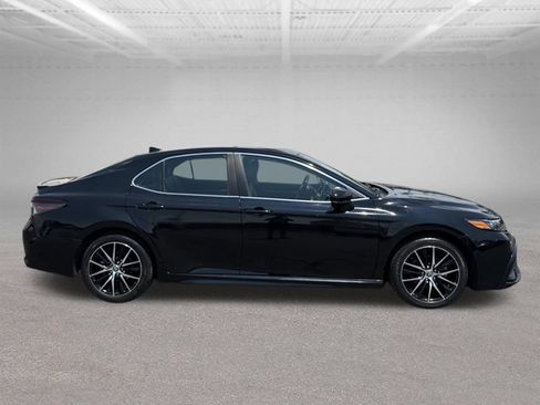 Used 2021 Toyota Camry SE FWD image 13