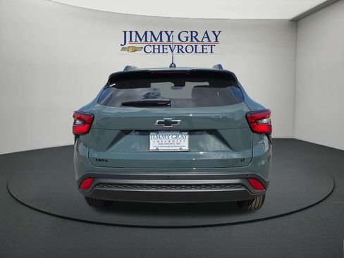 New 2026 Chevrolet Trax LT w/ Driver Confidence Package FWD image 4