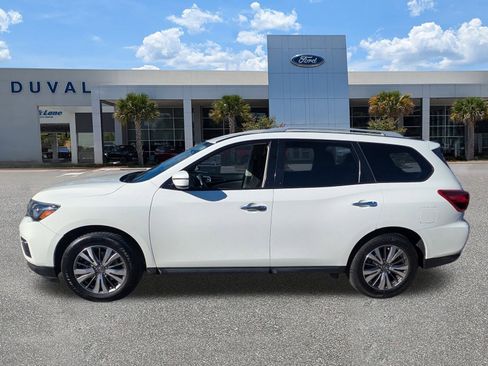 Used 2020 Nissan Pathfinder SV image 7