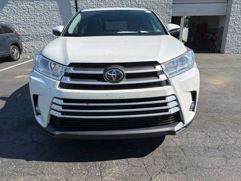 Used 2018 Toyota Highlander XLE AWD/4WD image 2