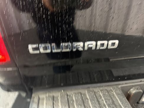 Used 2016 Chevrolet Colorado LT w/ LT Convenience Package image 11