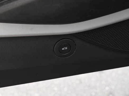 Used 2019 Chevrolet Camaro SS image 28