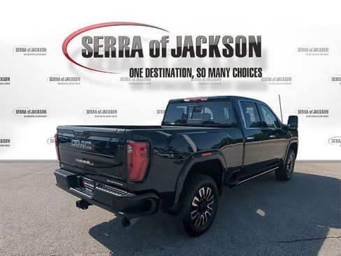 Used 2025 GMC Sierra 2500 Denali Ultimate w/ Max Trailering Package image 9