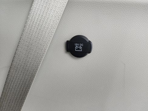 Used 2024 Chrysler Pacifica Touring-L image 29