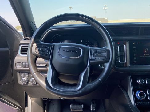 Used 2023 GMC Yukon Denali Ultimate w/ LPO, Floor Liner Package AWD/4WD image 10