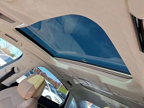 Used 2020 Audi S8 L w/ S8 Executive Package image 11