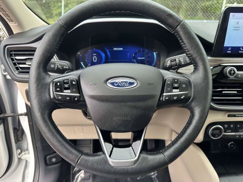 Used 2020 Ford Escape Titanium AWD/4WD image 15