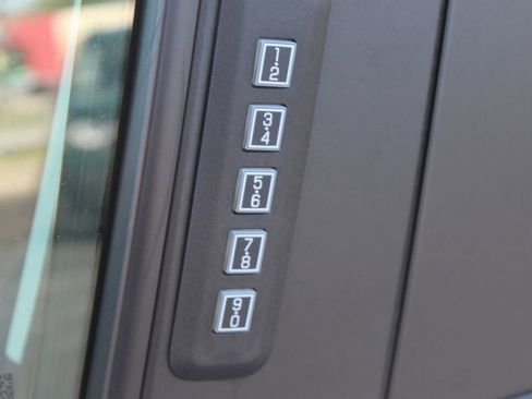 Used 2023 Ford Maverick Lariat w/ Lariat Luxury Package FWD image 4