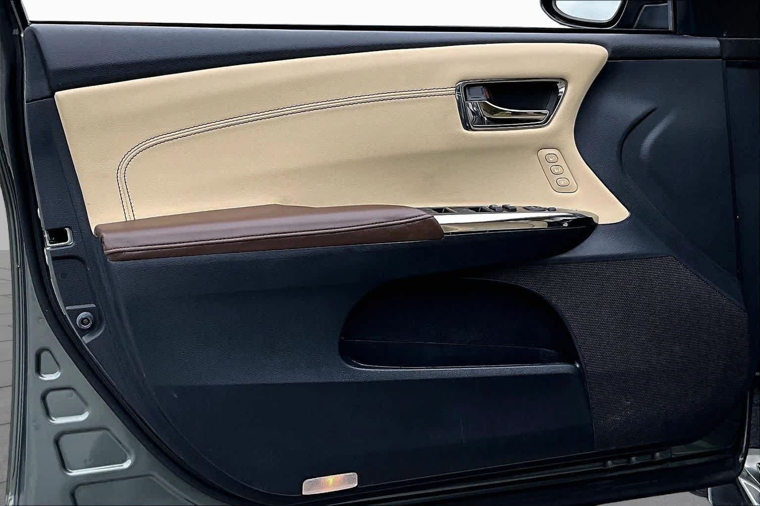 Used 2014 Toyota Avalon Limited FWD image 22