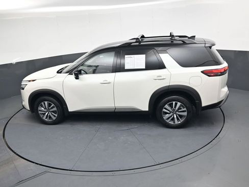 Used 2024 Nissan Pathfinder SL image 34