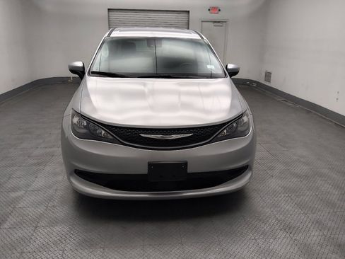 Used 2023 Chrysler Voyager LX FWD image 14