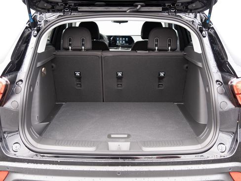 New 2026 Chevrolet Trax LS w/ LS Convenience Package FWD image 20