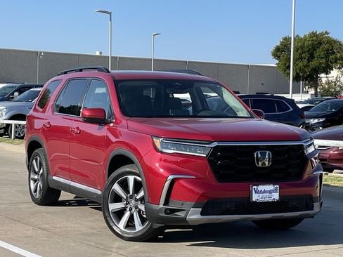 Used 2025 Honda Pilot Elite image 2