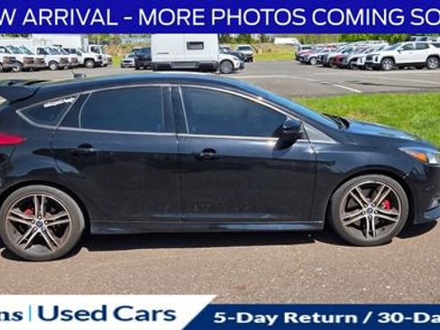 Used 2018 Ford Focus ST FWD image 11