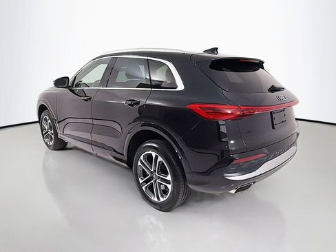 Used 2025 Audi Q5 Premium w/ Convenience Package image 5