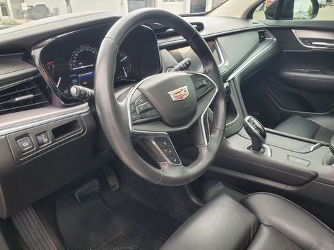 Used 2017 Cadillac XT5 Luxury w/ Driver Awareness Package FWD image 10