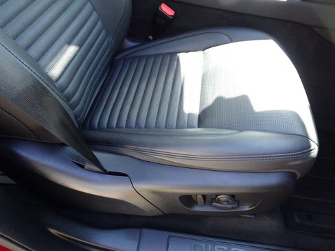 Used 2023 Land Rover Discovery Sport SE image 27