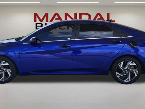 Used 2024 Hyundai Elantra SEL w/ Convenience Package FWD image 11