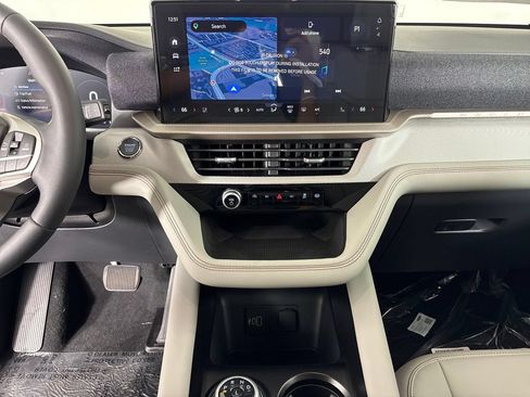 New 2026 Ford Explorer Active w/ Active Comfort Package RWD image 31