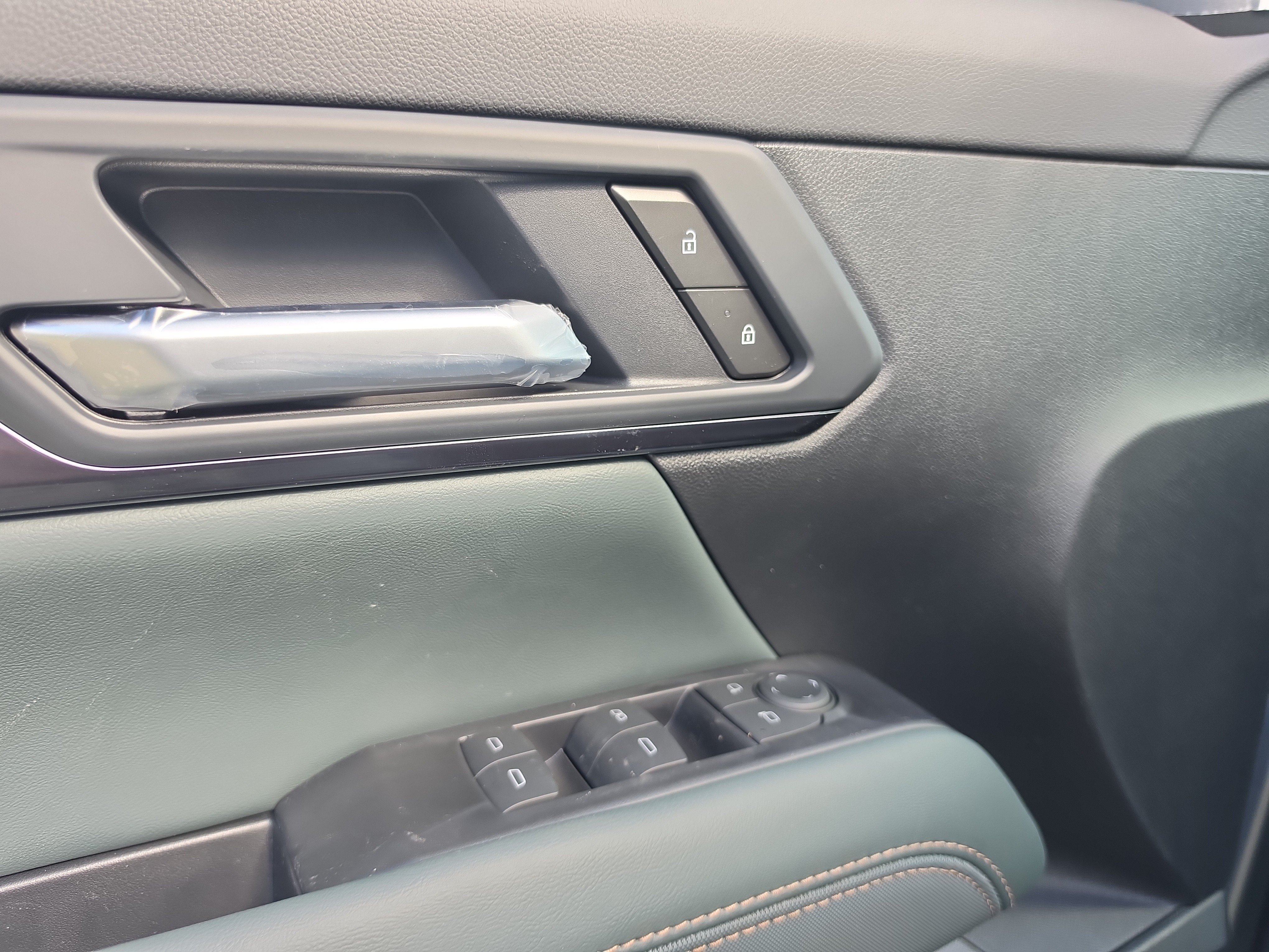 New 2027 GMC Terrain AT4 AWD/4WD image 17