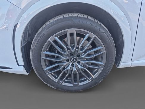 Used 2023 Lexus RX 500h F Sport image 14