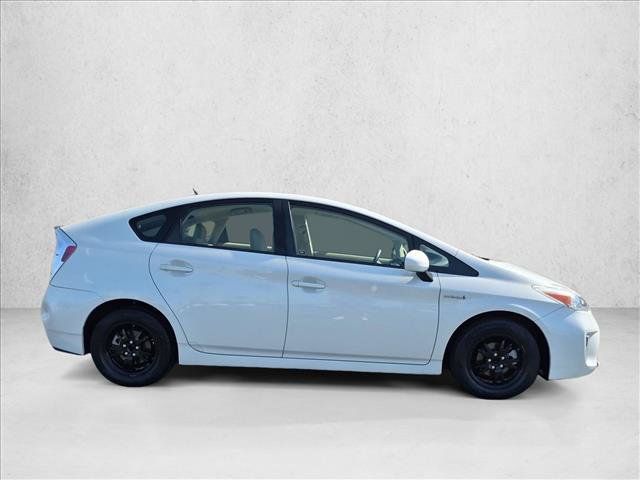Used 2015 Toyota Prius Four FWD image 4