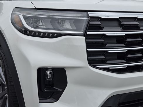 New 2026 Ford Explorer Active w/ Active Comfort Package AWD/4WD image 4
