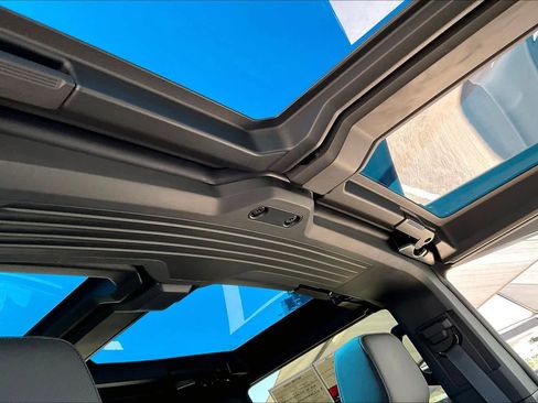 Used 2024 GMC Hummer EV 3X AWD/4WD image 13