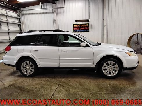 Used 2009 Subaru Outback 2.5i Limited AWD/4WD image 2