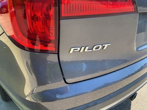 Used 2016 Honda Pilot Elite image 12