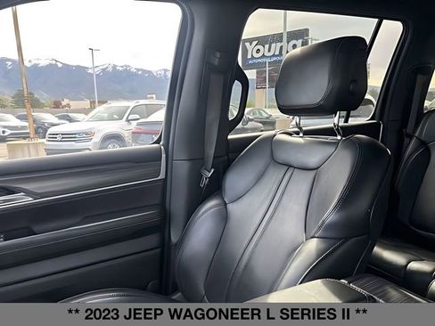 Used 2023 Jeep Wagoneer L Series II AWD/4WD image 34