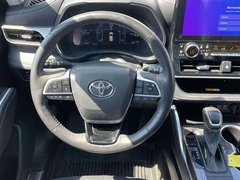 Used 2024 Toyota Highlander Platinum AWD/4WD image 13