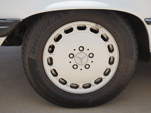 Used 1989 Mercedes-Benz 560 SL image 40