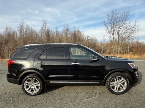 Used 2017 Ford Explorer Limited w/ Equipment Group 301A image 35