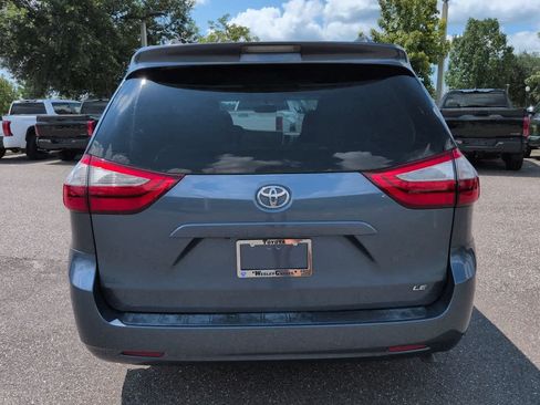 Used 2016 Toyota Sienna LE FWD image 5