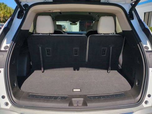 Used 2024 Buick Enclave Essence FWD image 15