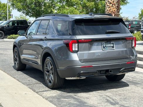 New 2026 Ford Explorer ST-Line w/ ST-Line Street Pack RWD image 4
