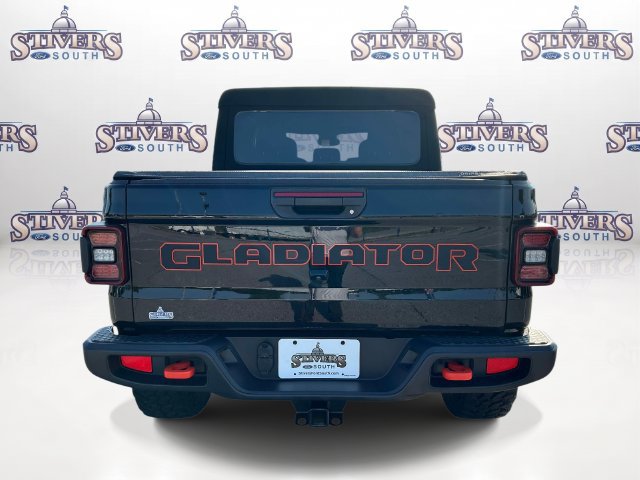 Used 2024 Jeep Gladiator Mojave w/ Technology Group AWD/4WD image 4