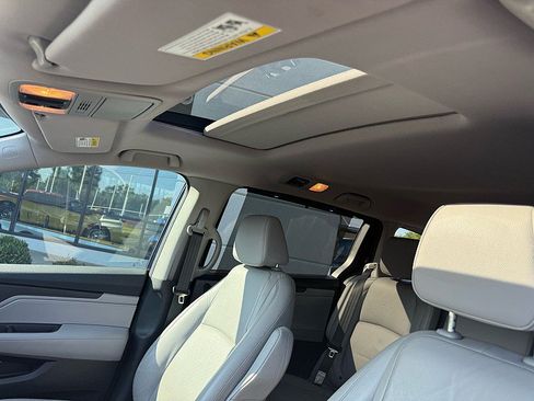 Used 2024 Honda Odyssey EX-L image 12